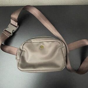 Zyia French roast crossbody, EUC. Smoke free home.